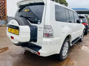 Mitsubishi Pajero 2012 White