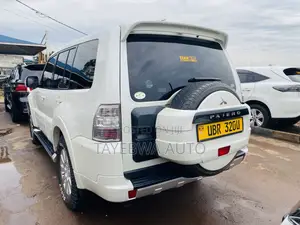 Mitsubishi Pajero 2012 White