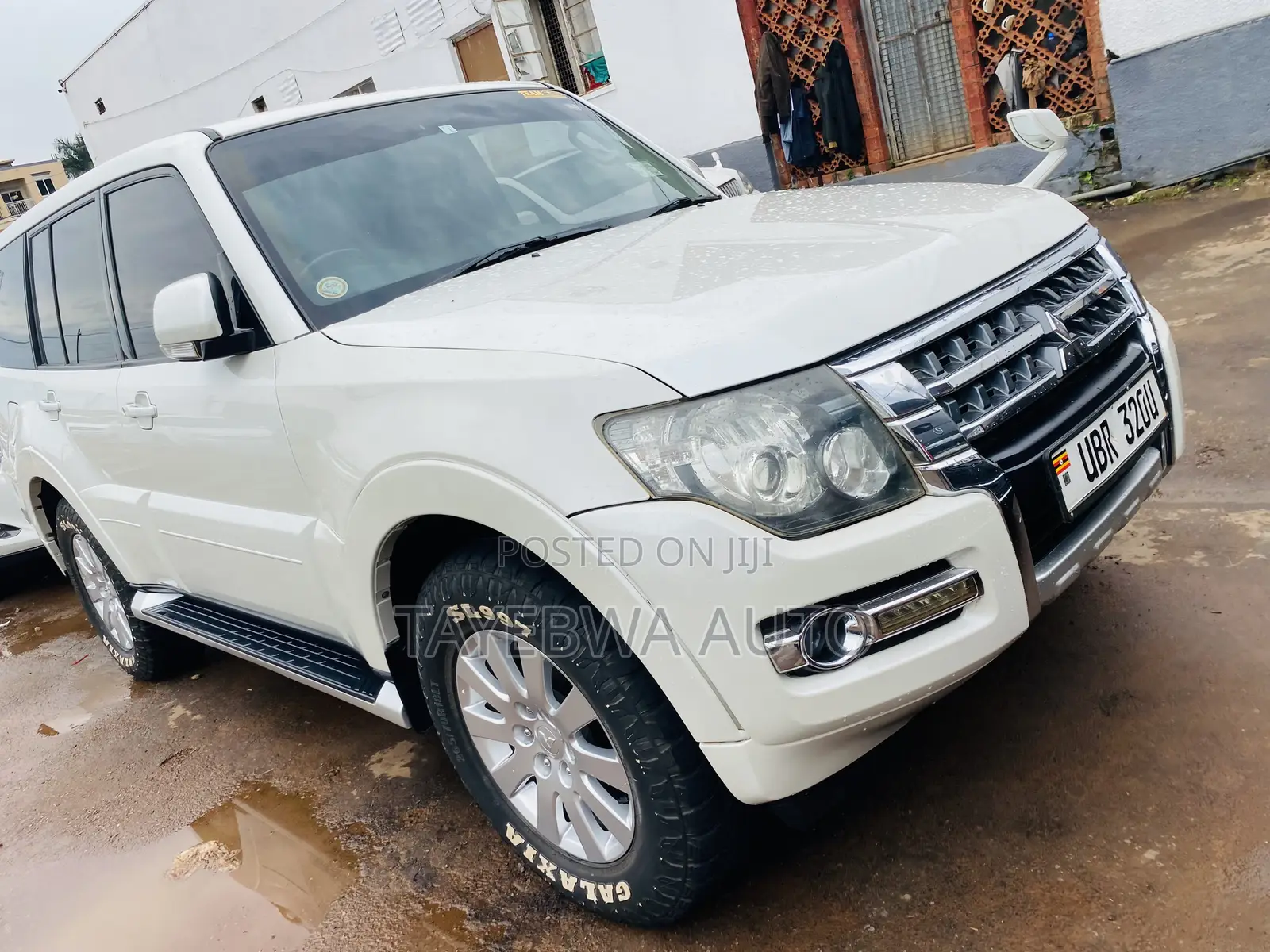 Mitsubishi Pajero 2012 White