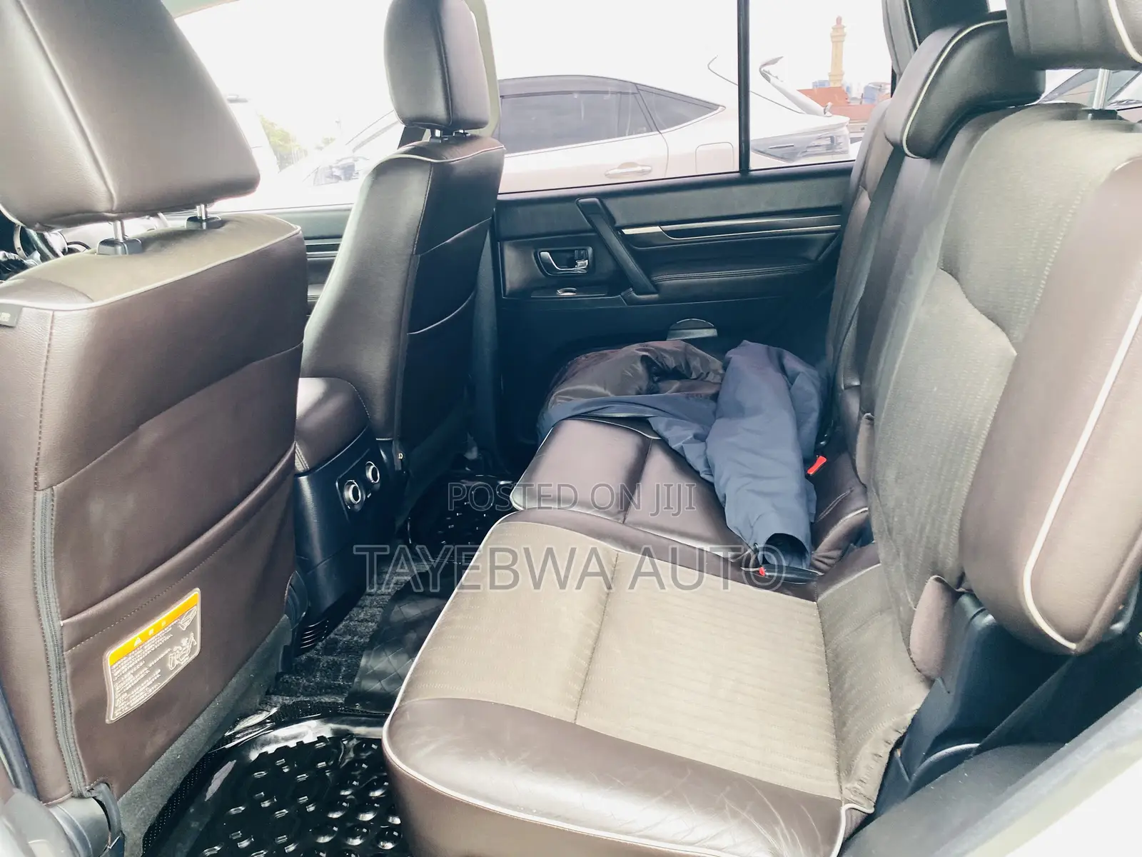 Mitsubishi Pajero 2012 White