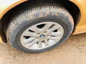 BMW 318i 2002 Gold