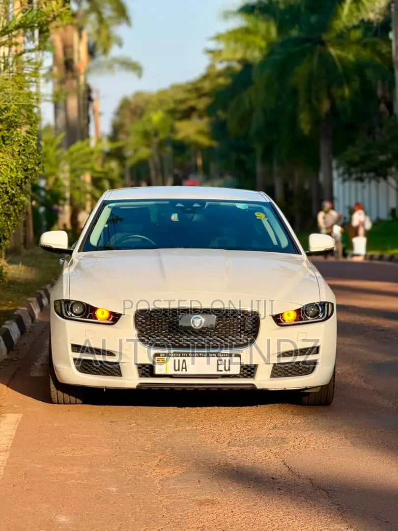 Jaguar XE 20d R-Sport AWD 2017 White