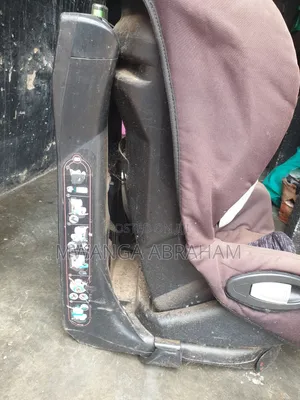 Maxi-Cosi Axiss Baby Car Seat