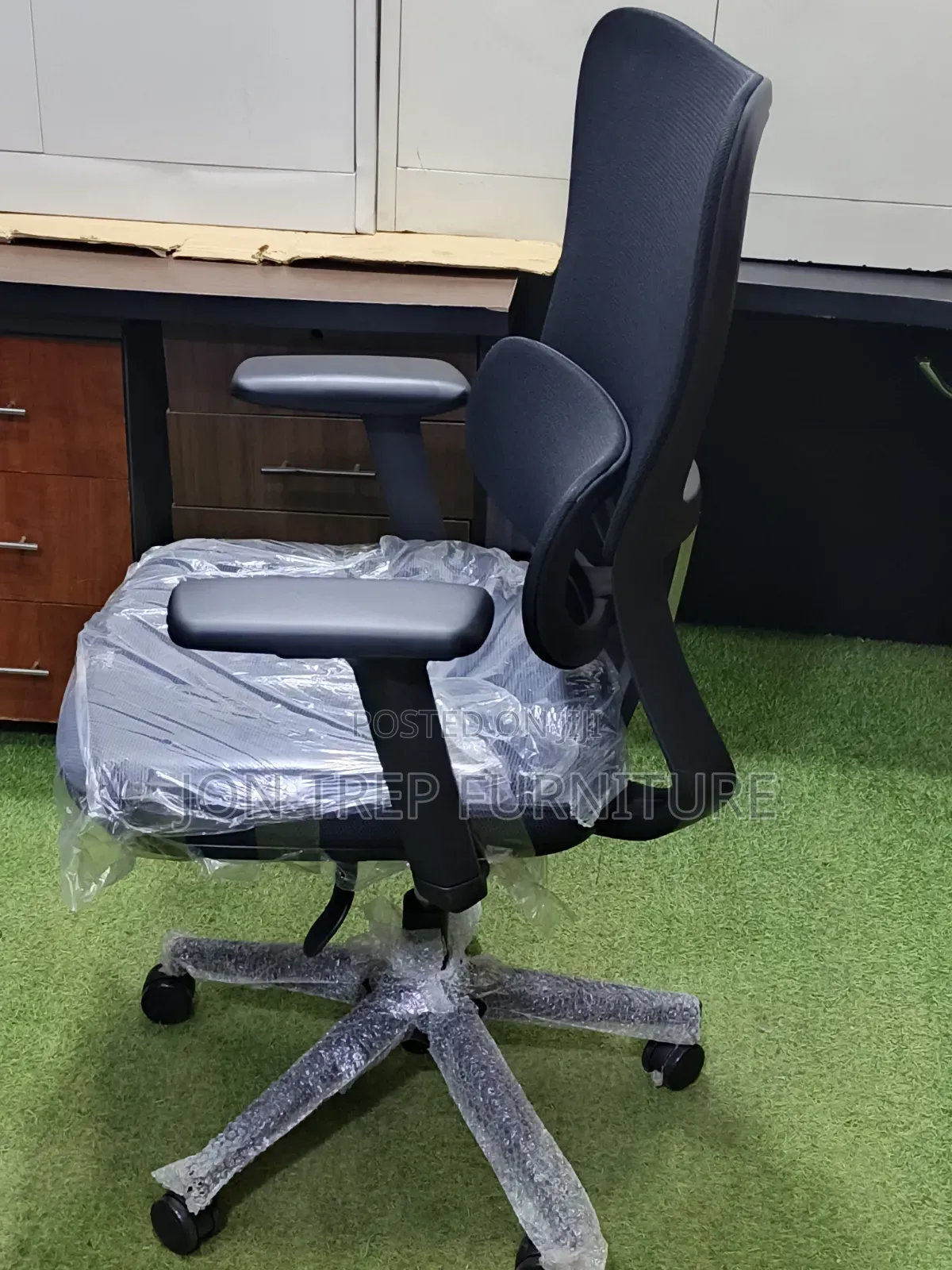 Shwevel Office Chair