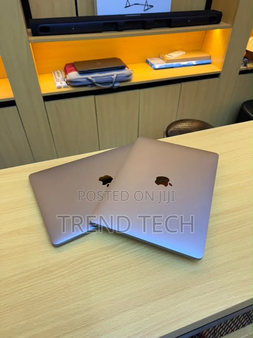 New Apple MacBook Pro 2021 M1 Max 16GB Intel Core i7 HDD+SSD 512GB
