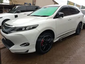 Toyota Harrier 2.0 2014 White