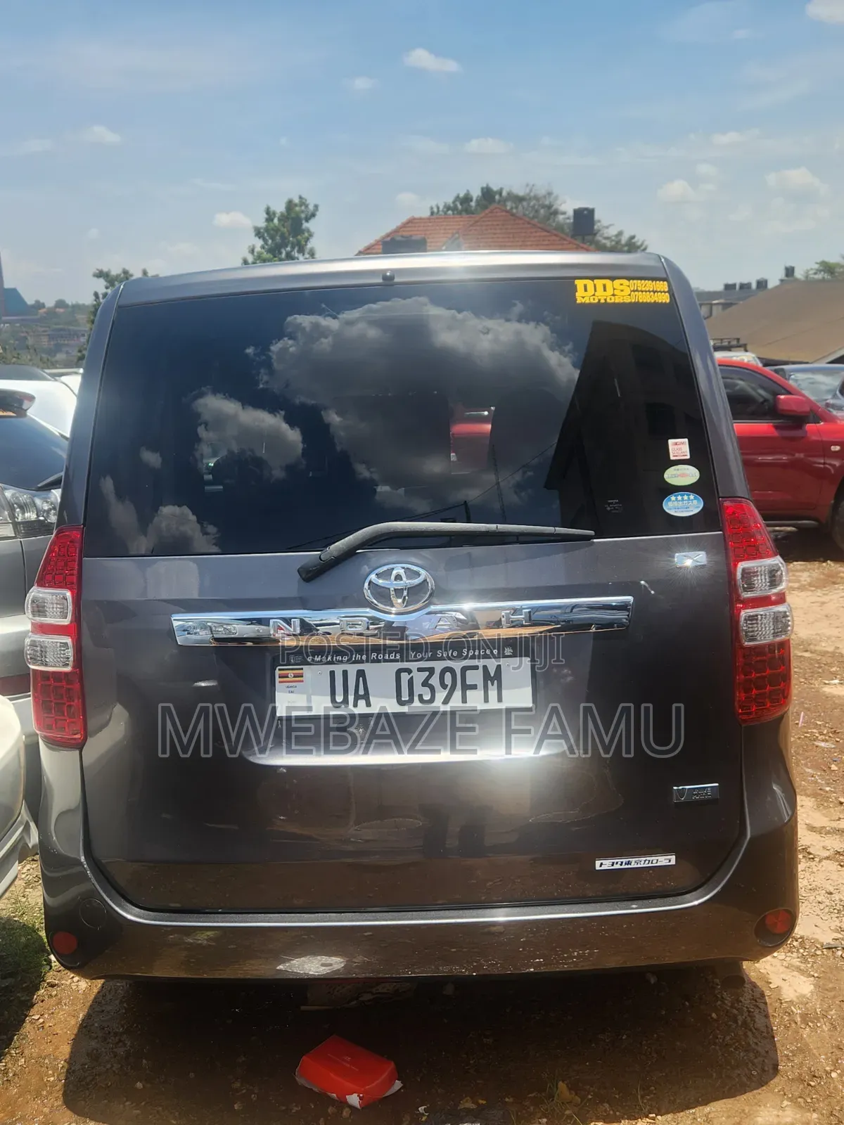 Toyota Noah 2011 Gray
