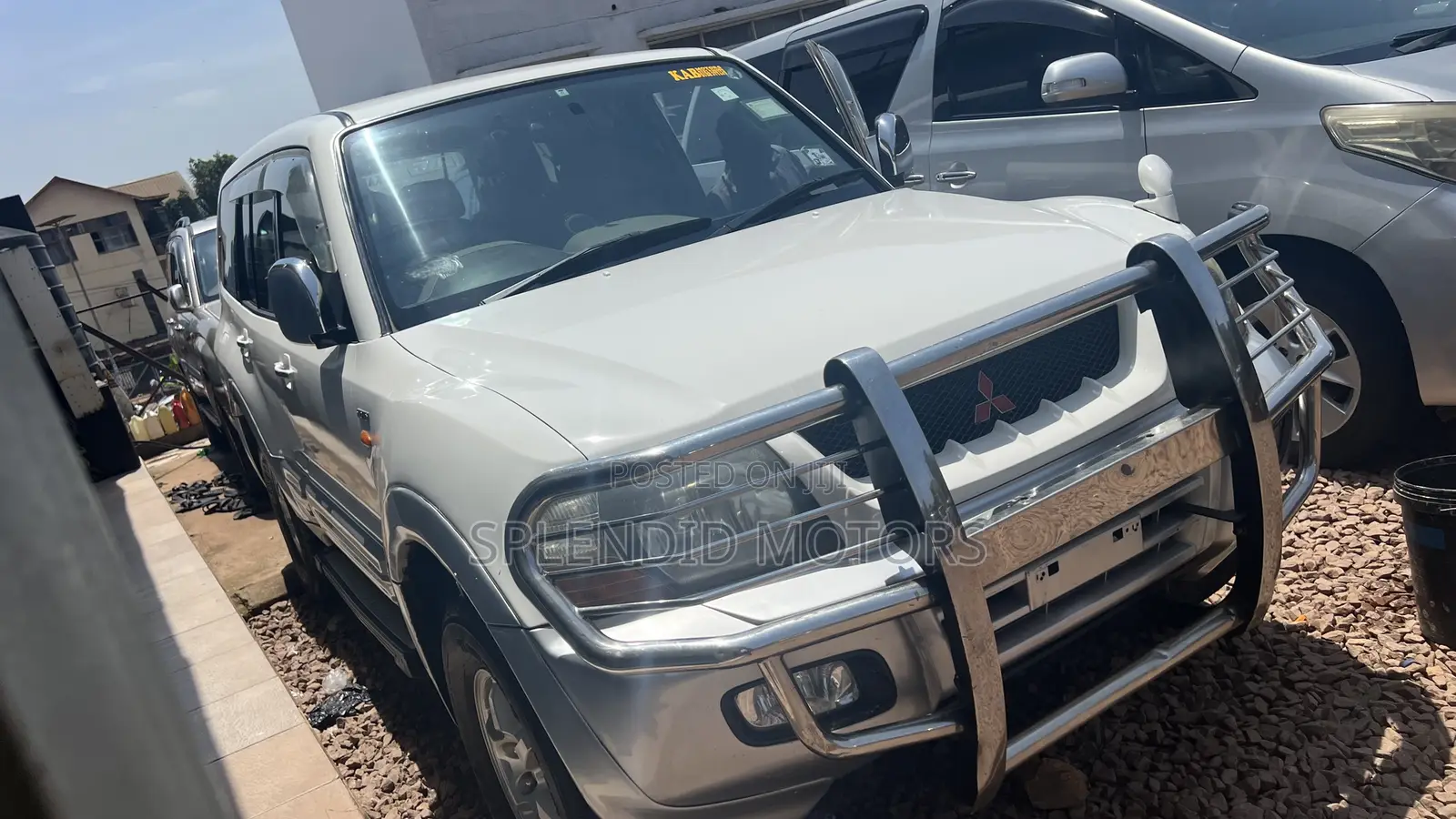 Mitsubishi Pajero 2002 White