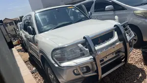 Mitsubishi Pajero 2002 White