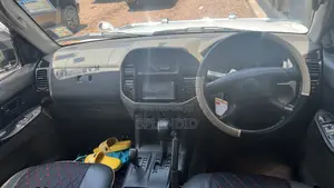 Mitsubishi Pajero 2002 White