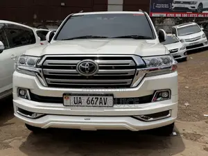 Toyota Land Cruiser 2018 White