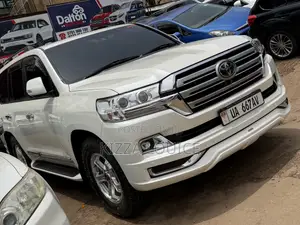 Toyota Land Cruiser 2018 White