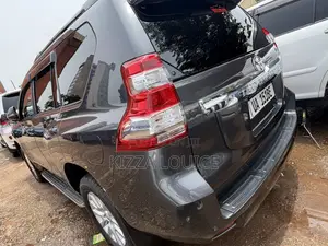 Toyota Land Cruiser Prado 2017 Gray