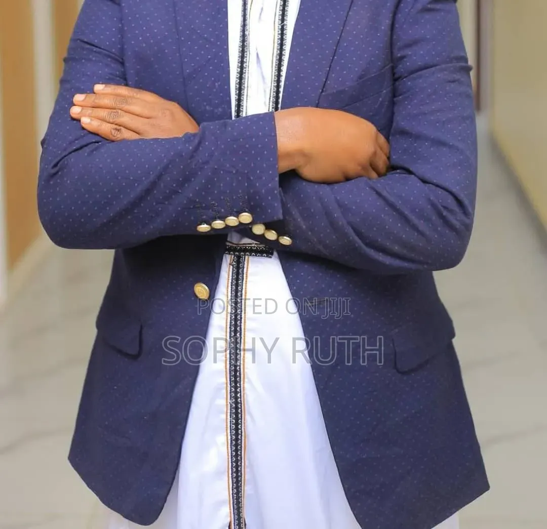 Bridal Traditional Kanzu With a Zip and a Sticker.