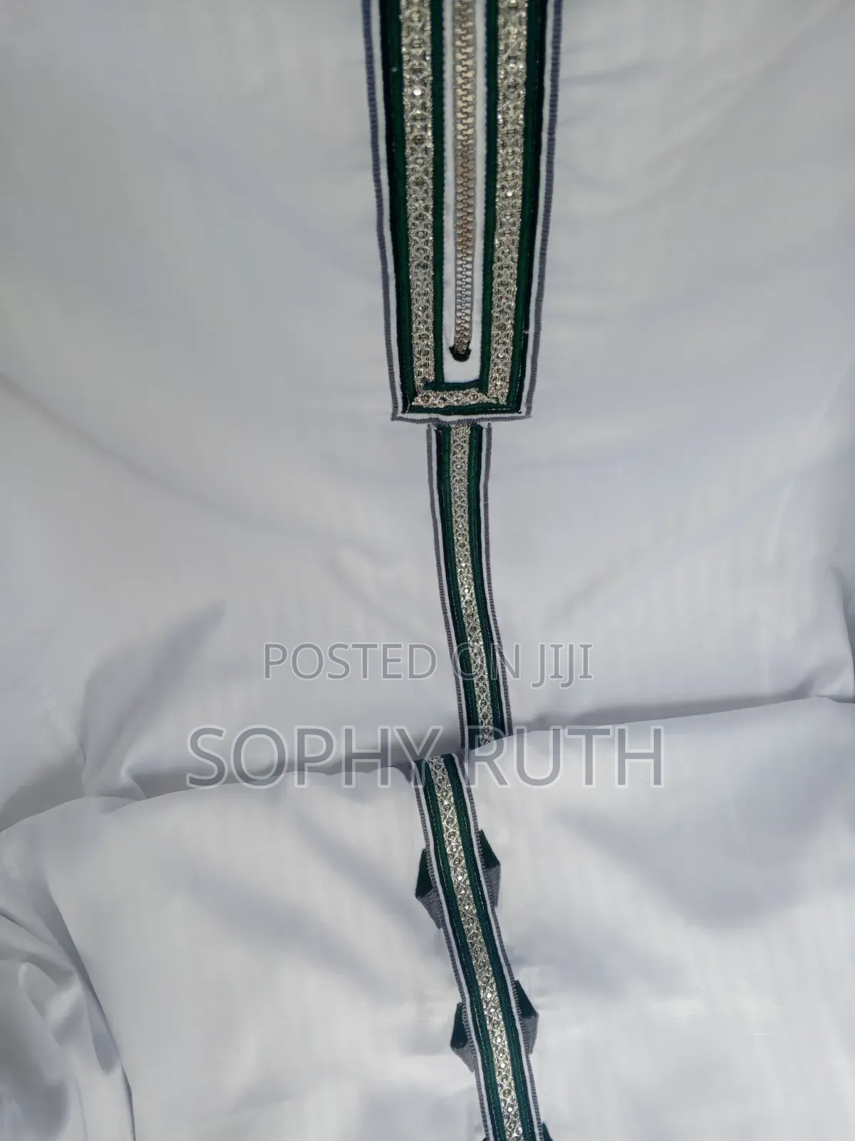 Bridal Traditional Kanzu With a Zip and a Sticker.