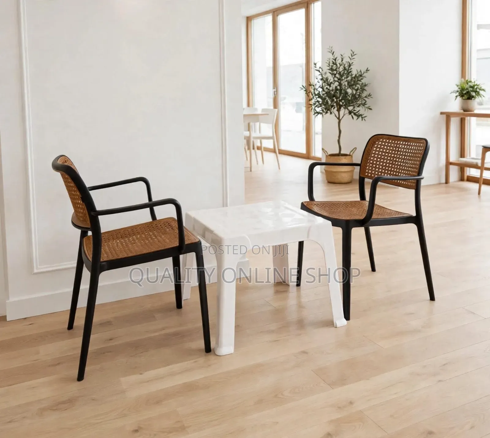 Patio Outdoor/Indoor Plastic Table and Chairs Plastic Table and Chairs