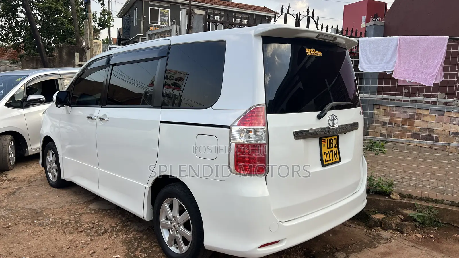 Toyota Noah 2010 White