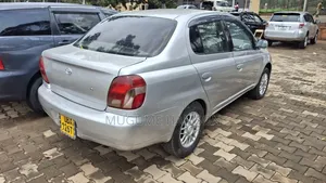 Toyota Platz 2002 Silver