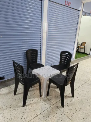 Garden Bars Hotels Dining Plastic Table and Chairs