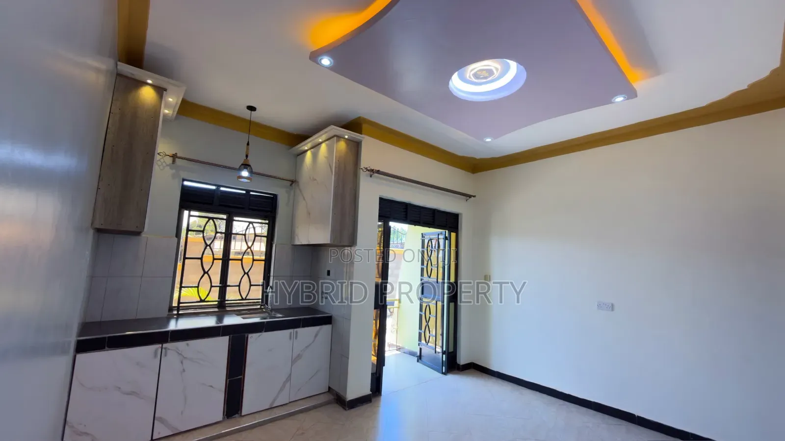 5bdrm Apartment in Serinya~Wakiso Along for sale