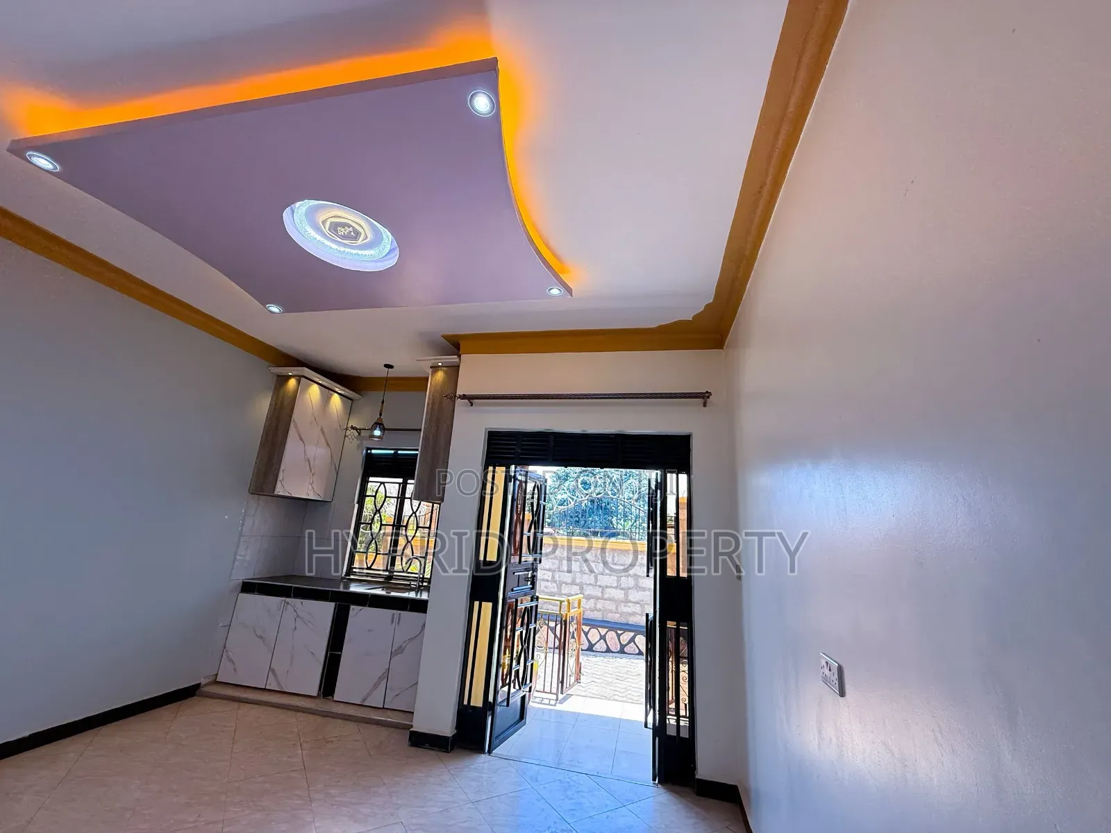 5bdrm Apartment in Serinya~Wakiso Along for sale