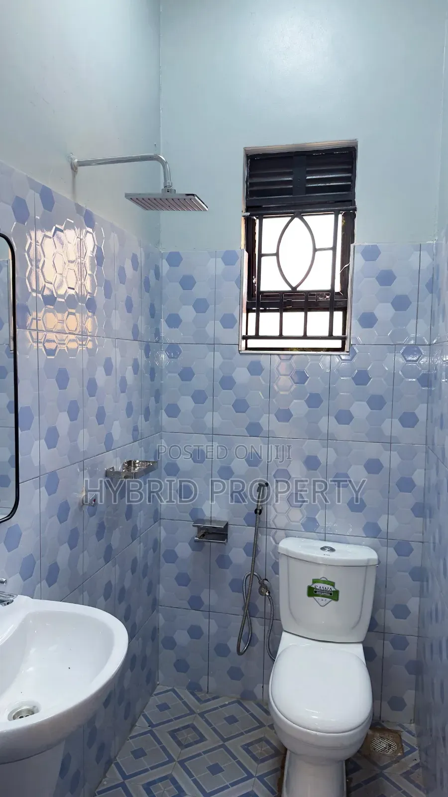 5bdrm Apartment in Serinya~Wakiso Along for sale