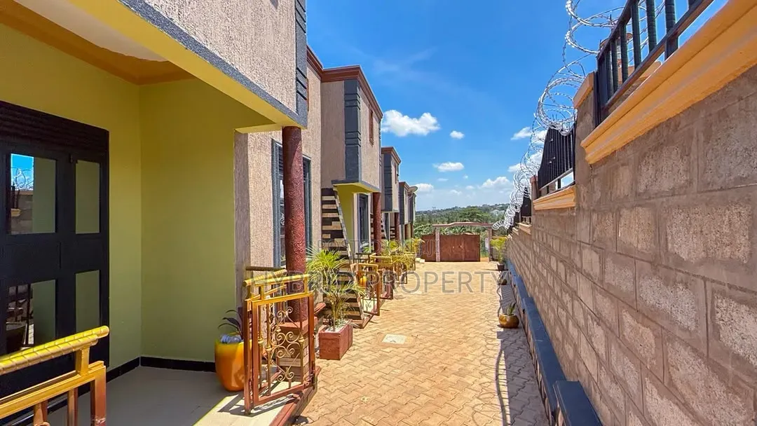 5bdrm Apartment in Serinya~Wakiso Along for sale