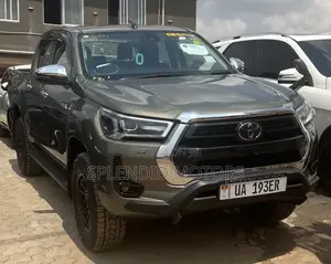 Toyota Hilux 2022 Green