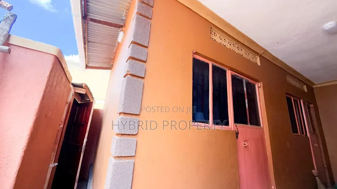 Beautiful Brilliant Shops for Sale in Nansana Along Hoima Road.