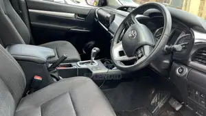Toyota Hilux 2022 Green