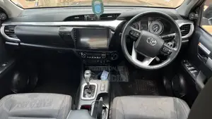 Toyota Hilux 2022 Green
