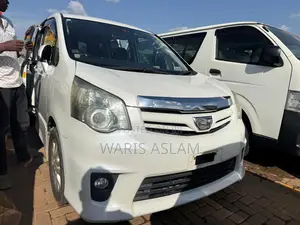 Toyota Noah 2013 White