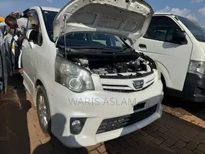 Toyota Noah 2013 White