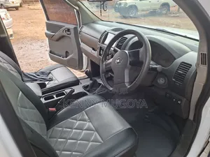 Nissan Navara 2012 White