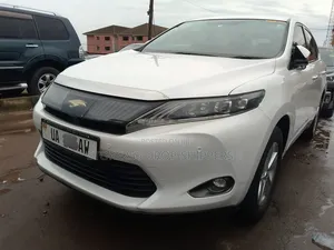 Toyota Harrier 2.0 2015 White