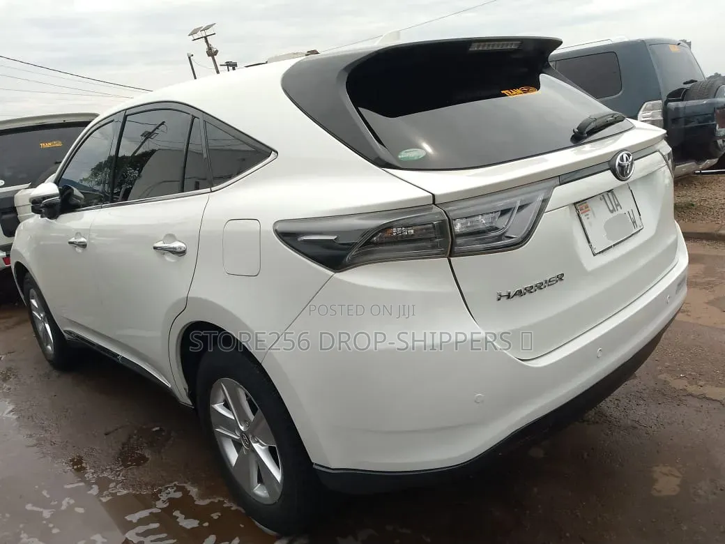 Toyota Harrier 2.0 2015 White