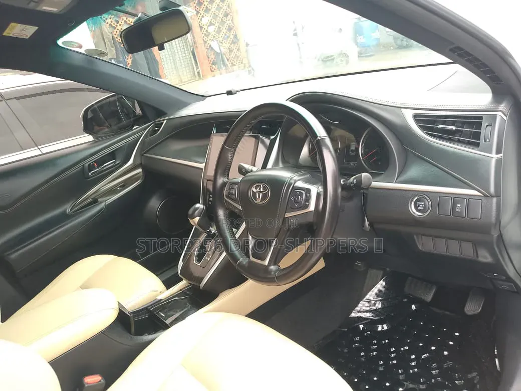 Toyota Harrier 2.0 2015 White