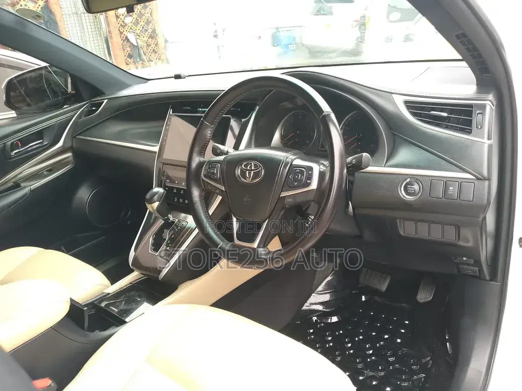 Toyota Harrier 2.0 2015 White