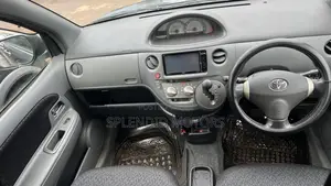 Toyota Sienta 2011 Gray