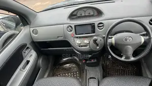 Toyota Sienta 2011 Gray
