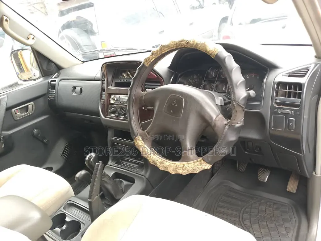 Mitsubishi Pajero 2.5 TD Classic 2005 Silver