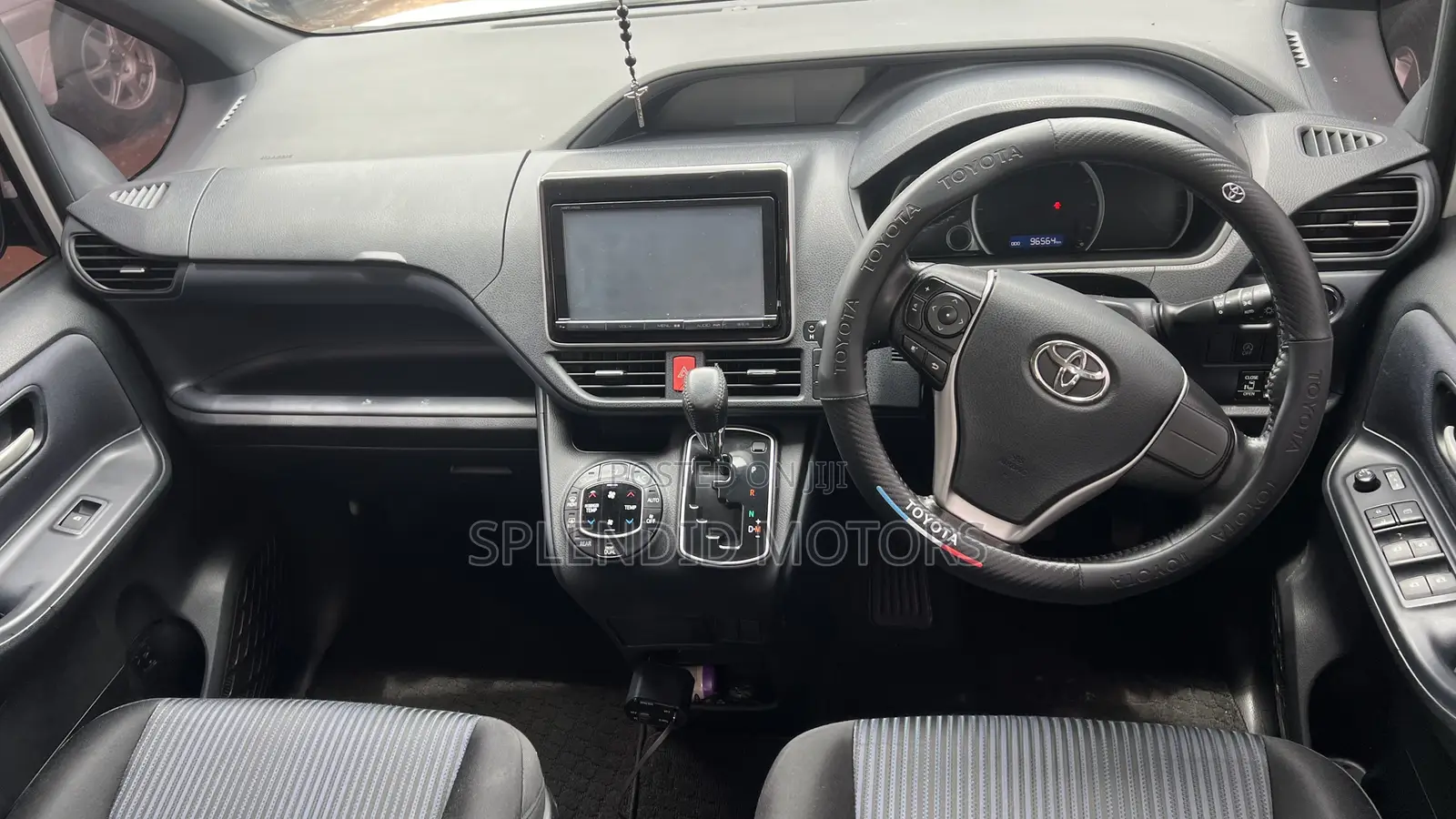 Toyota Noah 2014 White