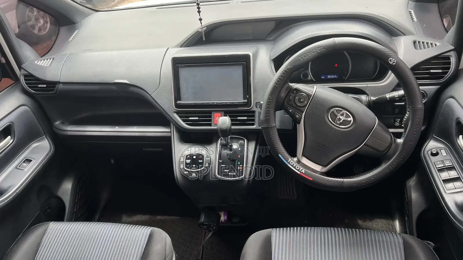 Toyota Noah 2014 White