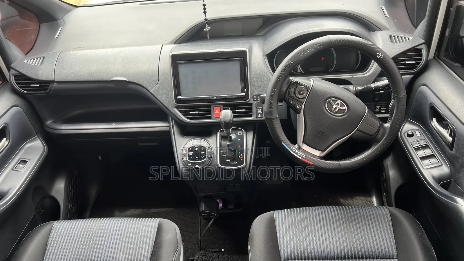 Toyota Noah 2014 White