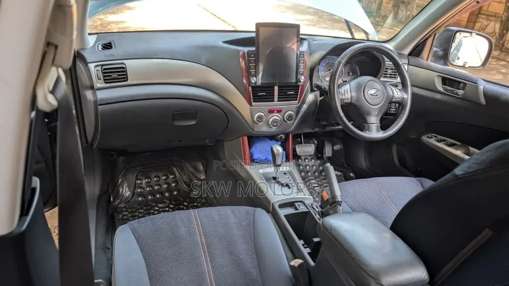 Subaru Forester 2010 Silver