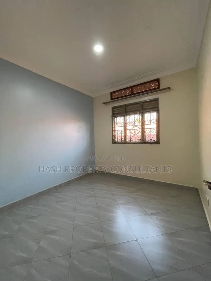 4bdrm House in Ptc, Makindye for sale