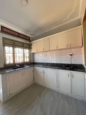 4bdrm House in Ptc, Makindye for sale