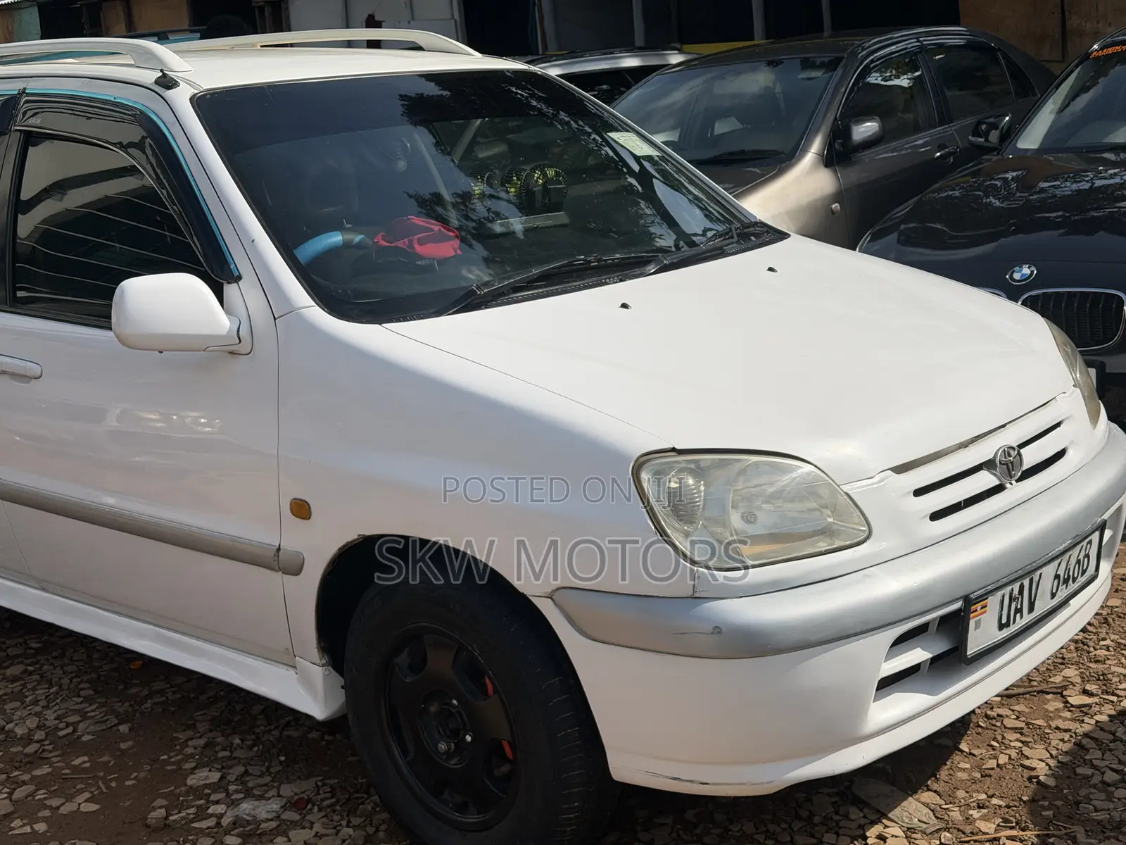 Toyota Raum 1999 White