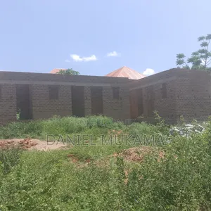 Land With Incomplete Room Structures