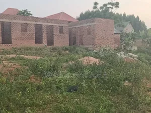 Land With Incomplete Room Structures